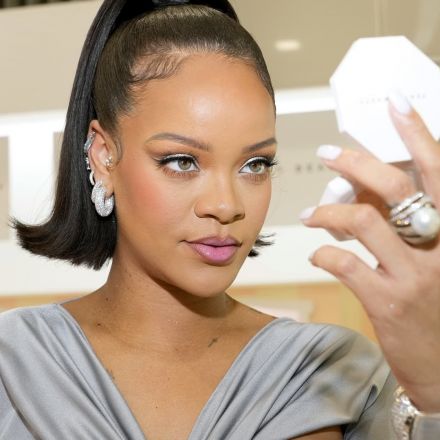 Rihanna is now worth $1.4 billion–making her America’s youngest self-made billionaire woman
