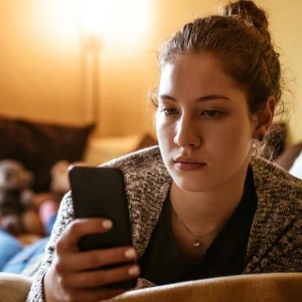 Smartphone dependency linked to reduced relationship satisfaction in college students