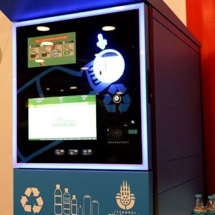 Istanbul Vending Machines Offer Subway Credit for Recycled Bottles and Cans